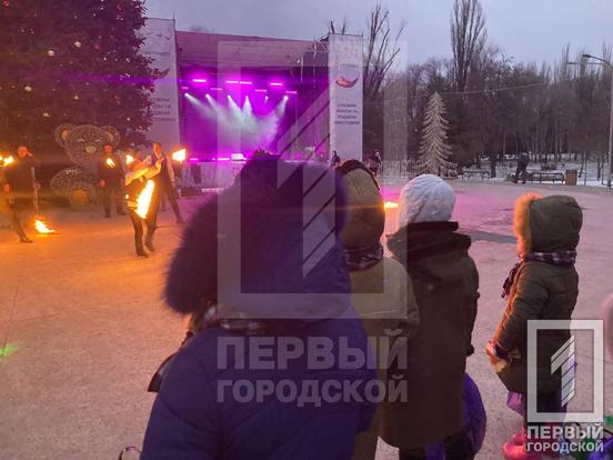 У Кривому Розі для малечі, що потрапила у скрутне сімейне становище, влаштували свято за сприяння підприємців міста | Новини Кривий Ріг19
