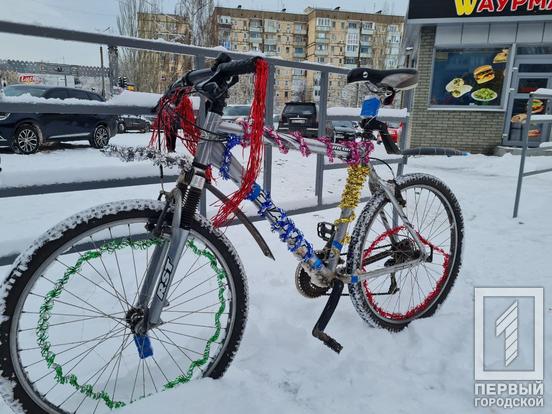 У Кривому Розі стартував благодійний велопробіг Дідів Морозів | Новини Кривий Ріг1