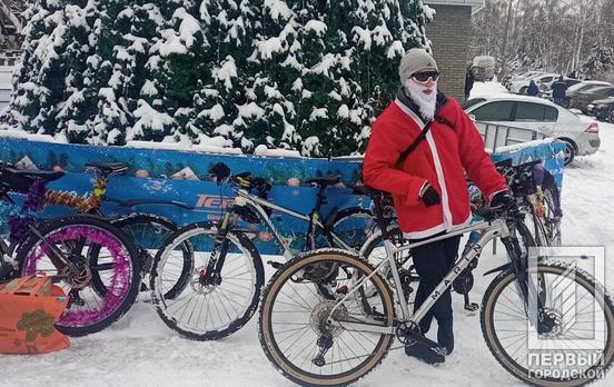 У Кривому Розі стартував благодійний велопробіг Дідів Морозів
