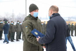 В Кривом Роге военнослужащие отметили 30-летие воинской части12