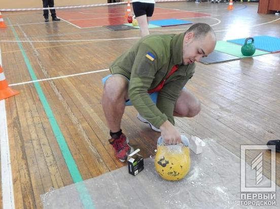 Військові з танкової бригади Кривого Рогу посіли три призових місця на змаганнях з гирьового спорту | Новини Кривий Ріг5