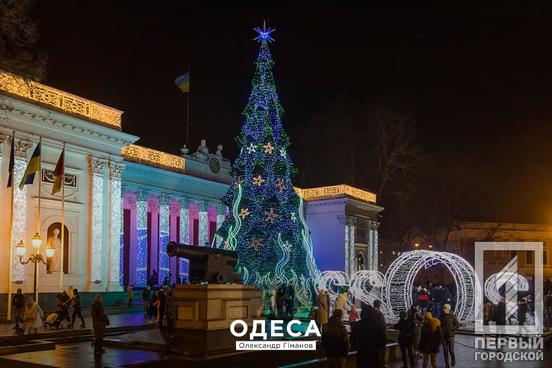 Обираємо найкрасивішу: в Україні визначаютьна найкрасивішу новорічну ялинку-2021 | Новини Кривий Ріг4