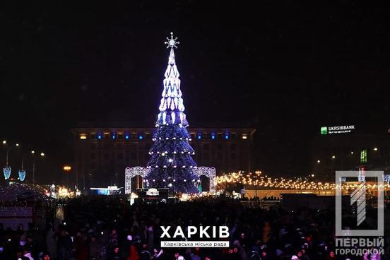 Обираємо найкрасивішу: в Україні визначаютьна найкрасивішу новорічну ялинку-2021 | Новини Кривий Ріг10