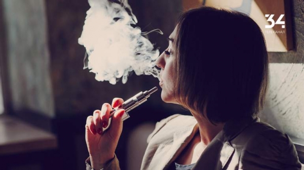 В Украине запретили курение электронных сигарет в людных местах - 1
