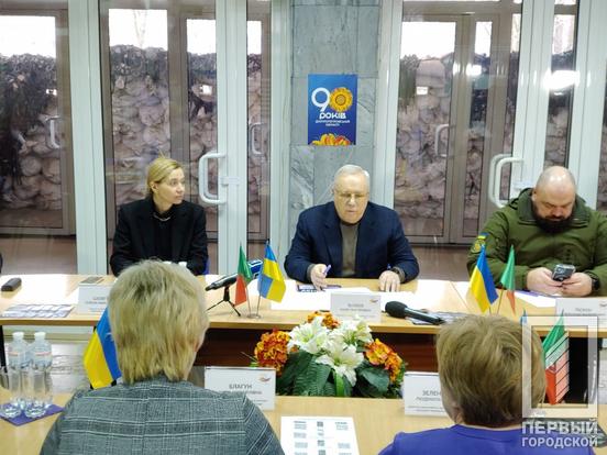 Ю.Вілкул: «В умовах воєнного стану Центр адмінпослуг «Віза» продовжує працювати та надавати якісні послуги криворіжцям. Пріоритетом в обслуговуванні зараз є надання послуг військовослужбовцям»7