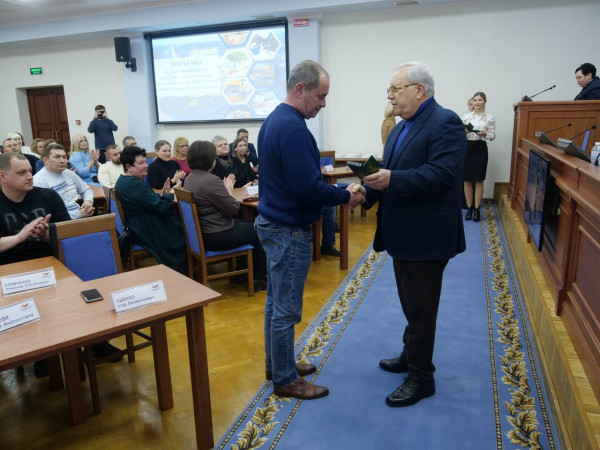 Ю. Вілкул привітав працівників сфери ЖКГ та побутового обслуговування 4