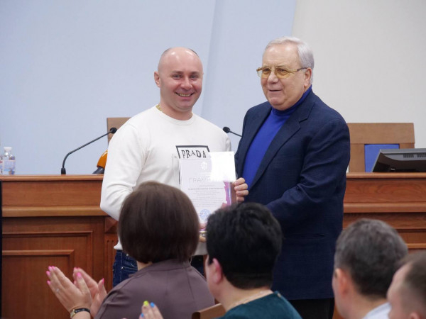 Ю. Вілкул привітав працівників сфери ЖКГ та побутового обслуговування 2