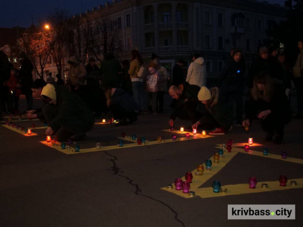 Криворіжці вшанували пам’ять маріупольців, які загинули внаслідок російського теракту у Драмтеатрі1