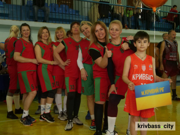 Баскетбол для всіх: у Кривому Розі проходять Х літні Всеукраїнські ігри ветеранів фізичної культури та спорту1