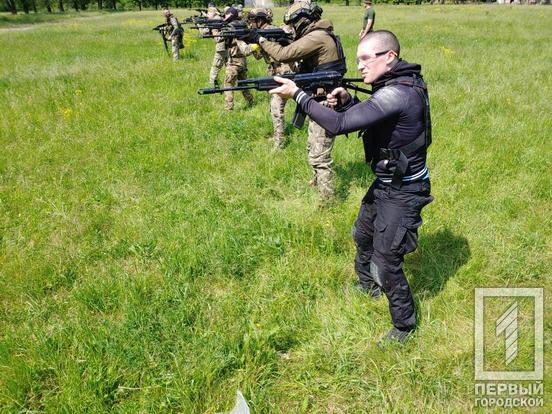 Навчання для військовослужбовців у Кривому Розі: воїни готуються до контрнаступу та на практиці відточують навички штурмових дій10