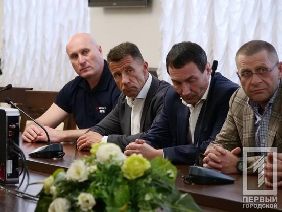 Представники підприємств Метінвесту отримали відзнаки від Ради оборони Кривого Рогу4