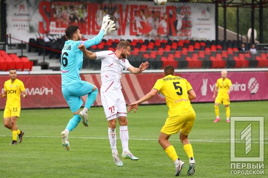 В останньому домашньому матчі сезону криворізький «Кривбас» здолав харківський «Металіст» з рахунком 2:01