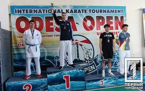 Криворізькі спортсмени здобули низку нагород на міжнародному турнірі з карате