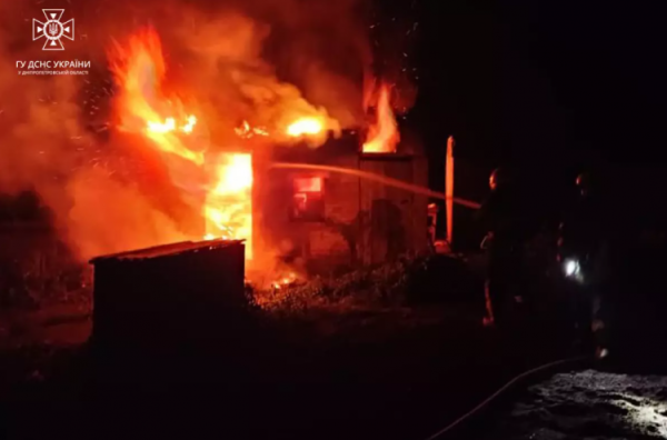 У Тернівському районі сталася пожежа у приватному будинку: подробиці від рятувальників0