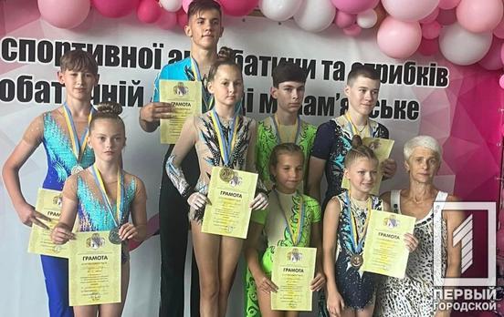 Більше 20 золотих медалей здобули акробати й акробатки з Кривого Рогу на Чемпіонаті Дніпропетровщини та Всеукраїнському турнірі