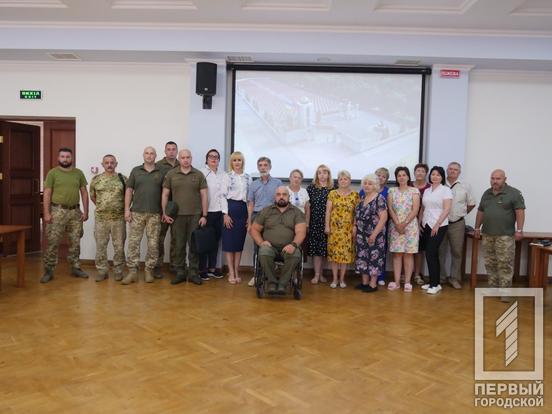 Маємо гідно вшанувати пам'ять Героїв: у Кривому Розі родини загиблих військових хочуть, щоб в місті якнайшвидше з’явились Меморіал на секторі військових поховань та Алея Слави, присвячені подвигу полеглих захисиків7