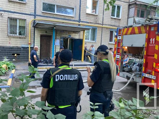 У Кривому Розі на вулиці Гетьманській вщент вигоріли кімната та балкон в одній з квартир багатоповерхівки4