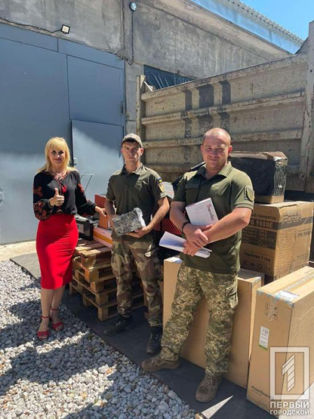4 десятки квадрокоптерів, майже 30 тепловізійних прицілів, тепловізорів та ПНБ: Рада оборони Кривого Рогу відзвітувала про потужну підтримку захисників за останні дні5