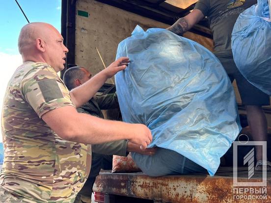 Б’ються на одному з найважчих напрямків фронту: очільник Ради оборони Кривого Рогу Олександр Вілкул розповів про підтримку воїнів 43-ої ОМБр на бойових позиціях2
