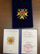Дмитро Ярош вручив голові Ради оборони Кривого Рогу Лицарський Хрест Української добровольчої Армії2