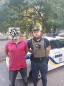 Криворізькі поліцейські охорони затримали чоловіка з наркотиками0