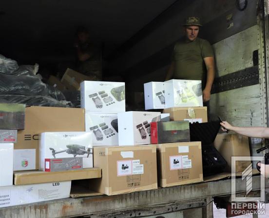 Квадрокоптери, БпЛА, позашляховики і вантажівки, прилади нічного бачення, тепловізори та багато іншого отримали наші захисники у серпні від Ради оборони Кривого Рогу2
