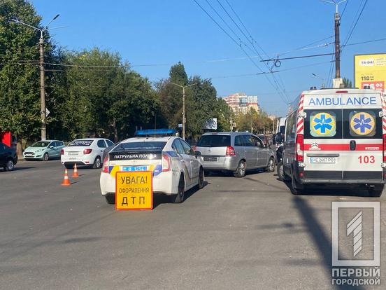 У Саксаганському районі Кривого Рогу не поділили автошлях Chrysler та Opel3