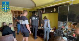 Викрадали гроші в українців, які тимчасово проживають у Польщі: на Дніпропетровщині діяв шахрайський call-центр1