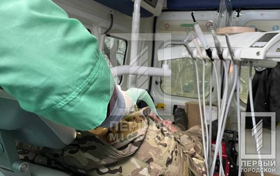 «Чудо-автомобіль» із сучасним обладнанням: Рада оборони Кривого Рогу обладнала пересувний стоматологічний кабінет для військових