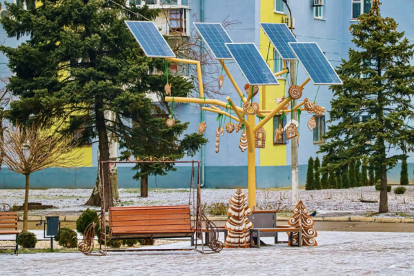 Ялинка Незламності з’явилася у одній з громад Криворіжжя: як і чим її прикрашали7