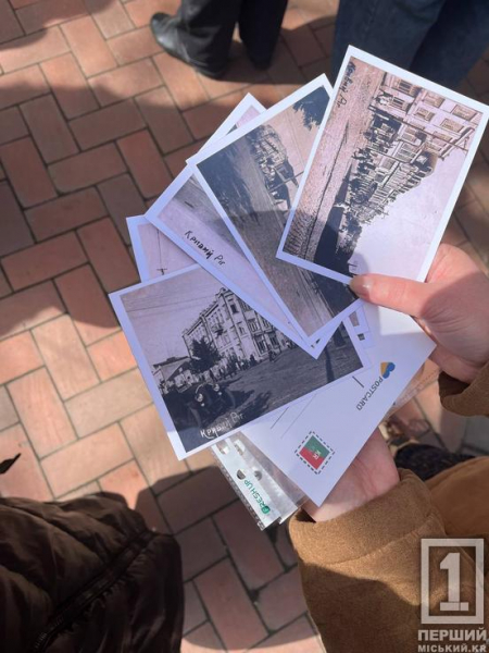 Поринули в минуле та отримали листівки на згадку: для містян провели екскурсію історичною частиною Кривого Рогу4