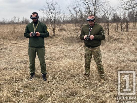 Вправність та майстерність:  воїни криворізького батальйону «Арей» вдосконалювали вміння керування безпілотниками, власного «виробництва»1