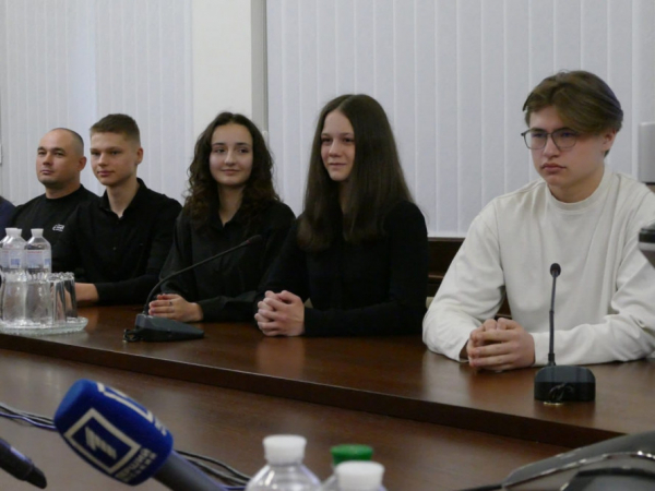 Школярі з Кривого Рогу представлять Україну на першому міжнародному турнірі з фінансової грамотності: хто увійшов до команди1