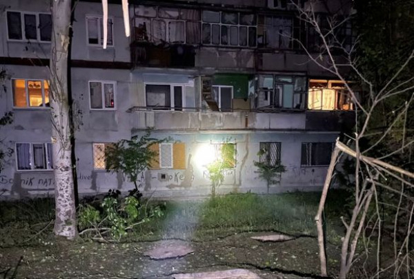 Вчора ввечері та вночі окупанти знову атакували Нікопольщину з повітря, є поранена жінка3