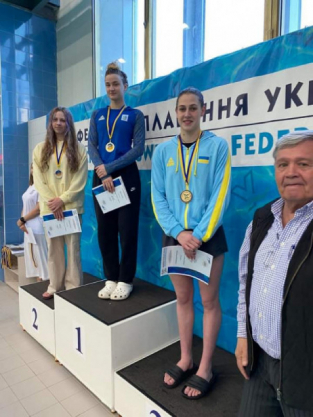 Криворіжці повернулися з медалями з чемпіонату України з плавання1