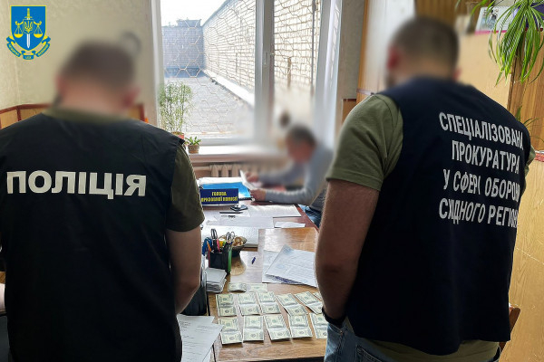 На Дніпропетровщині затримали на хабарі голову голову військово-лікарської комісії2