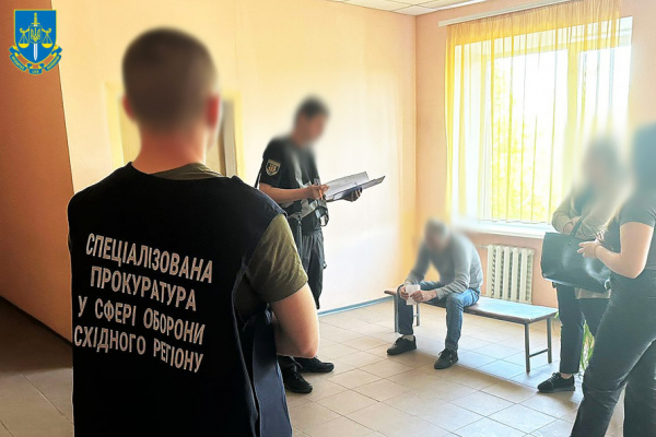 «Непридатний» за 3500 доларів: на Дніпропетровщині на хабарі затримали голову позаштатної ВЛК2