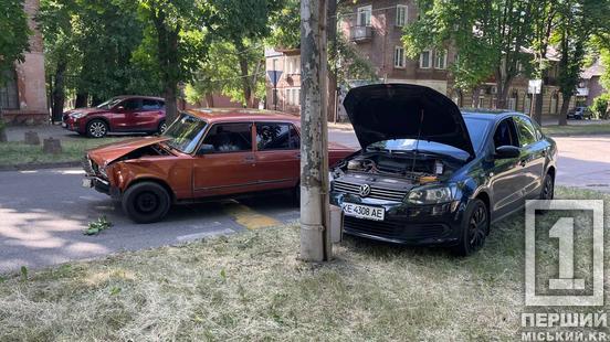 Постраждали тільки «залізні коні»: у Кривому Розі зіштовхнулись ВАЗ та Volkswagen1
