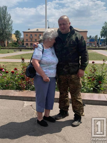 Втратила сина і доньку на війні: криворіжанка з великим серцем передала пікап українським оборонцям3
