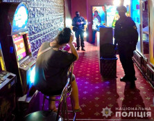 На Дніпропетровщині поліція викрила роботу трьох підпільних казино2