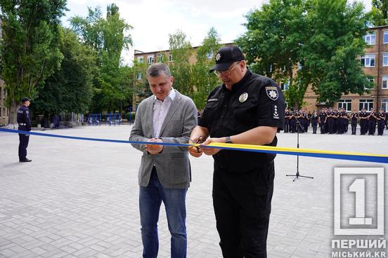 До Дня Конституції у Донецькому державному університеті внутрішніх справ відкрили стройовий плац, створений за сприяння Метінвесту2