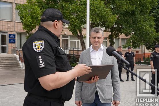 До Дня Конституції у Донецькому державному університеті внутрішніх справ відкрили стройовий плац, створений за сприяння Метінвесту3