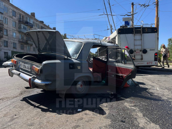 ДТП на вулиці Колачевського: два водії отримали травми4