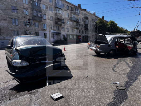 ДТП на вулиці Колачевського: два водії отримали травми2