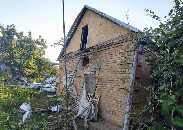 Нікопольщина потерпає від ворожих обстрілів12