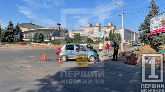 Ще без прав, але вже потрапила у ДТП: на Віталія Матусевича Hyundai врізався у навчальне авто3