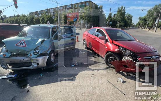 Ще без прав, але вже потрапила у ДТП: на Віталія Матусевича Hyundai врізався у навчальне авто