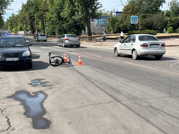 У Кривому Розі велосипедист в’їхав у відчинені двері автівки0