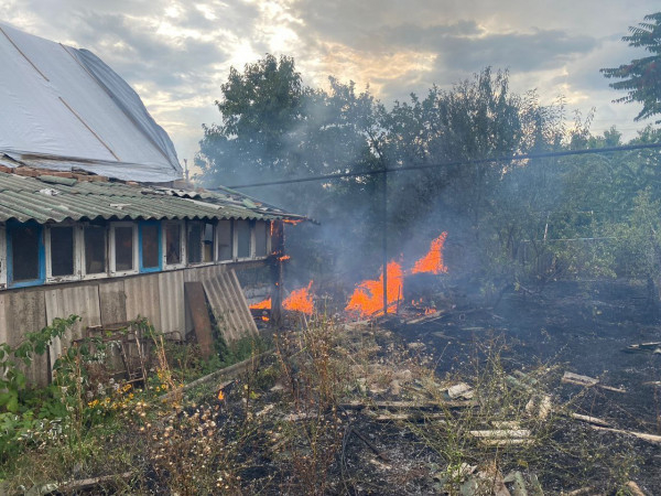 Вдень ворог знову нещадно нищив обстрілами Нікопольщину, є двоє постраждалих3