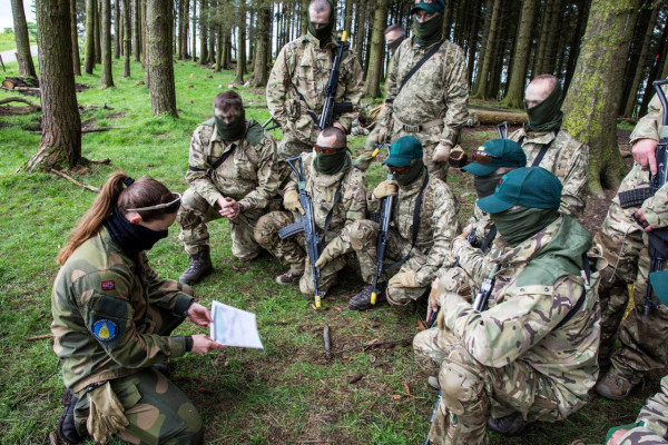 Службовці ЗСУ опановують військове мистецтво в Британії1